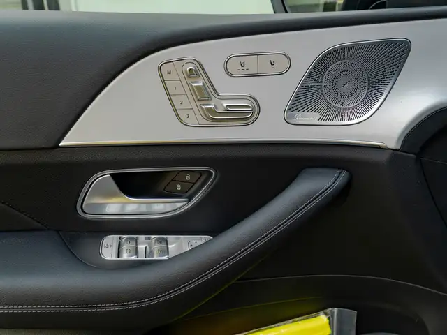 Mercedes-Benz GLE view 11