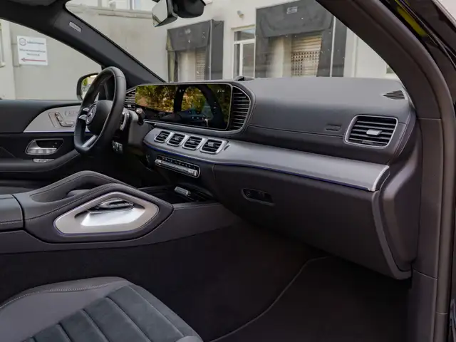 Mercedes-Benz GLE view 8