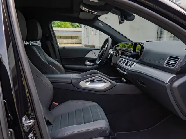 Mercedes-Benz GLE view 9
