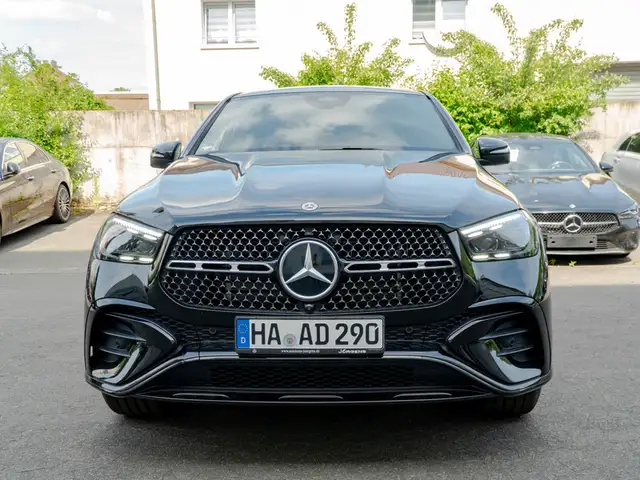 Mercedes-Benz GLE view 3