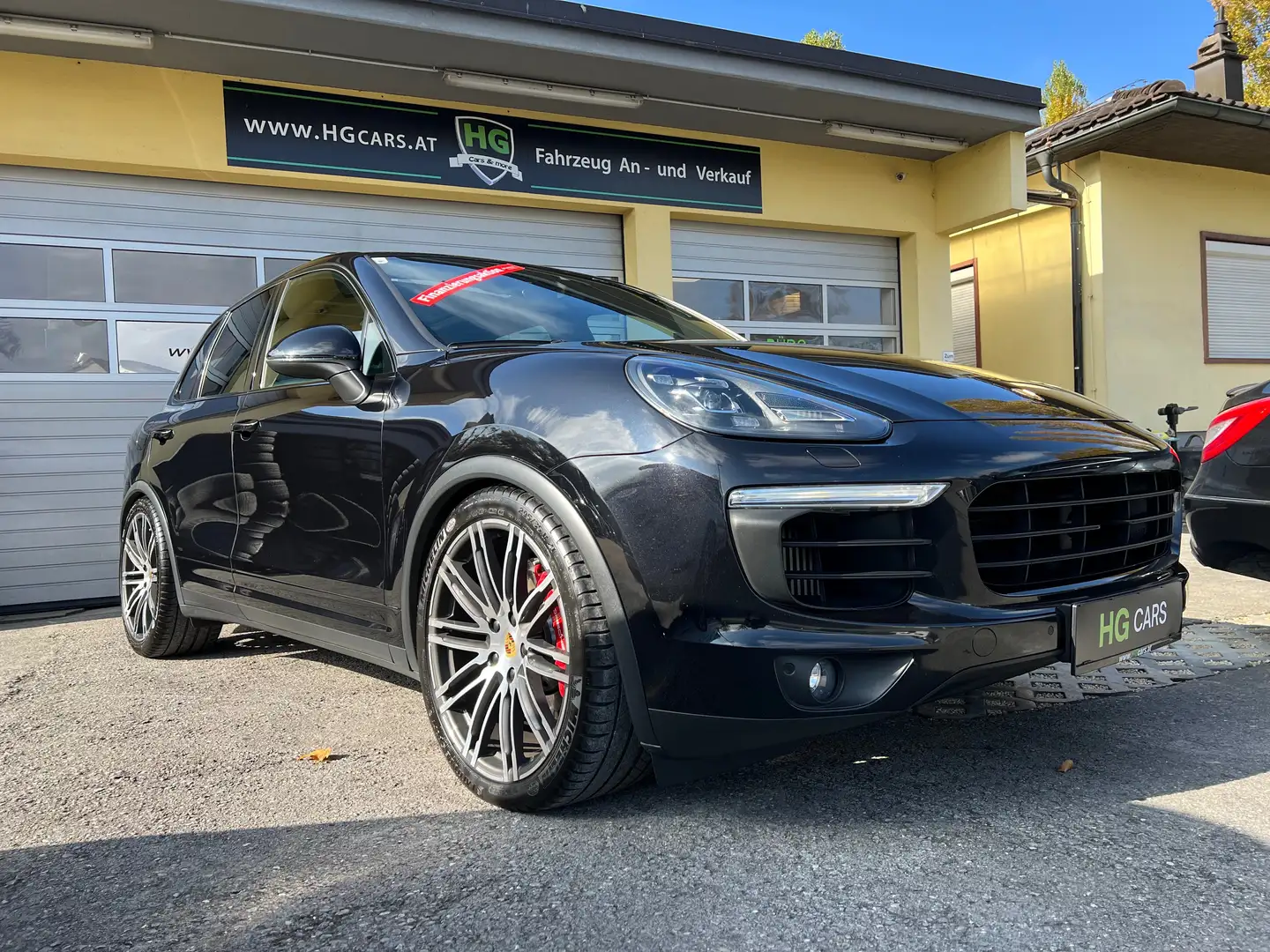 Porsche Cayenne S V8 4,2 Diesel*Panorama*AHK*LED+Memory*Kamera* Schwarz - 2