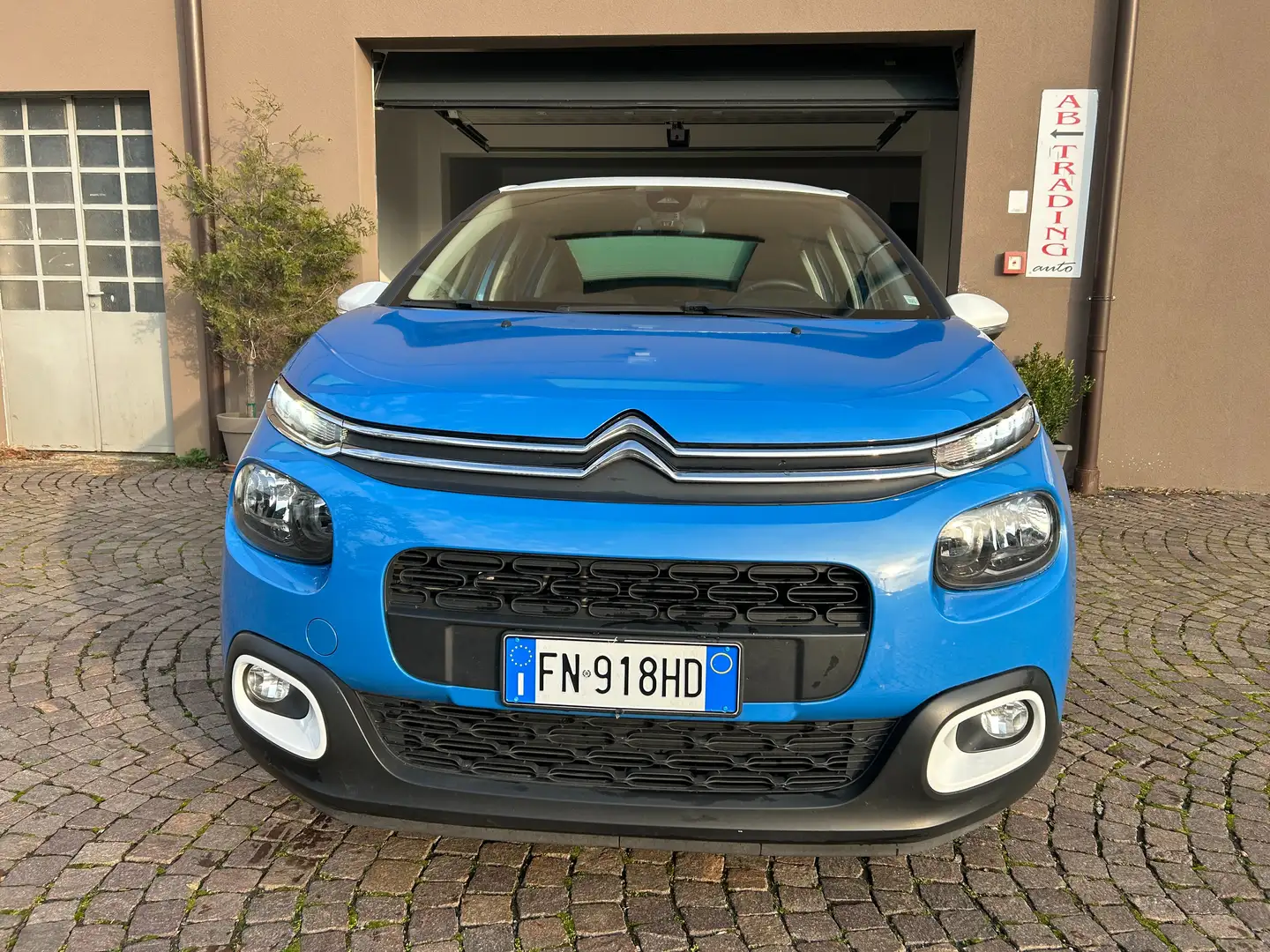 Citroen C3 C3 III 2018 1.2 puretech Feel 82cv neopatentati Blau - 1