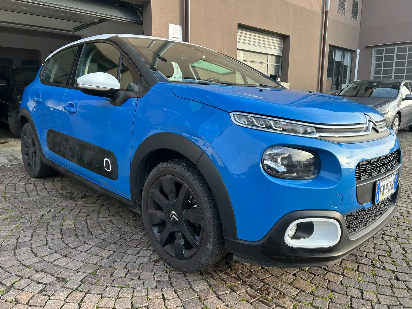Citroen C3 C3 III 2018 1.2 puretech Feel 82cv neopatentati Blau - 2
