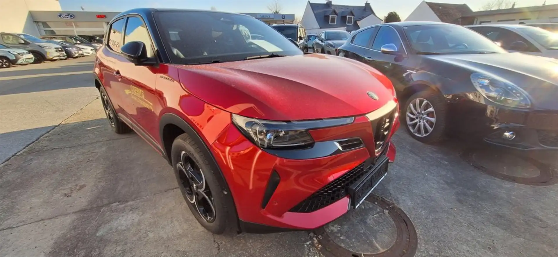 Alfa Romeo Junior Ibrida Speciale incl. Technologiepaket Schwarz - 2