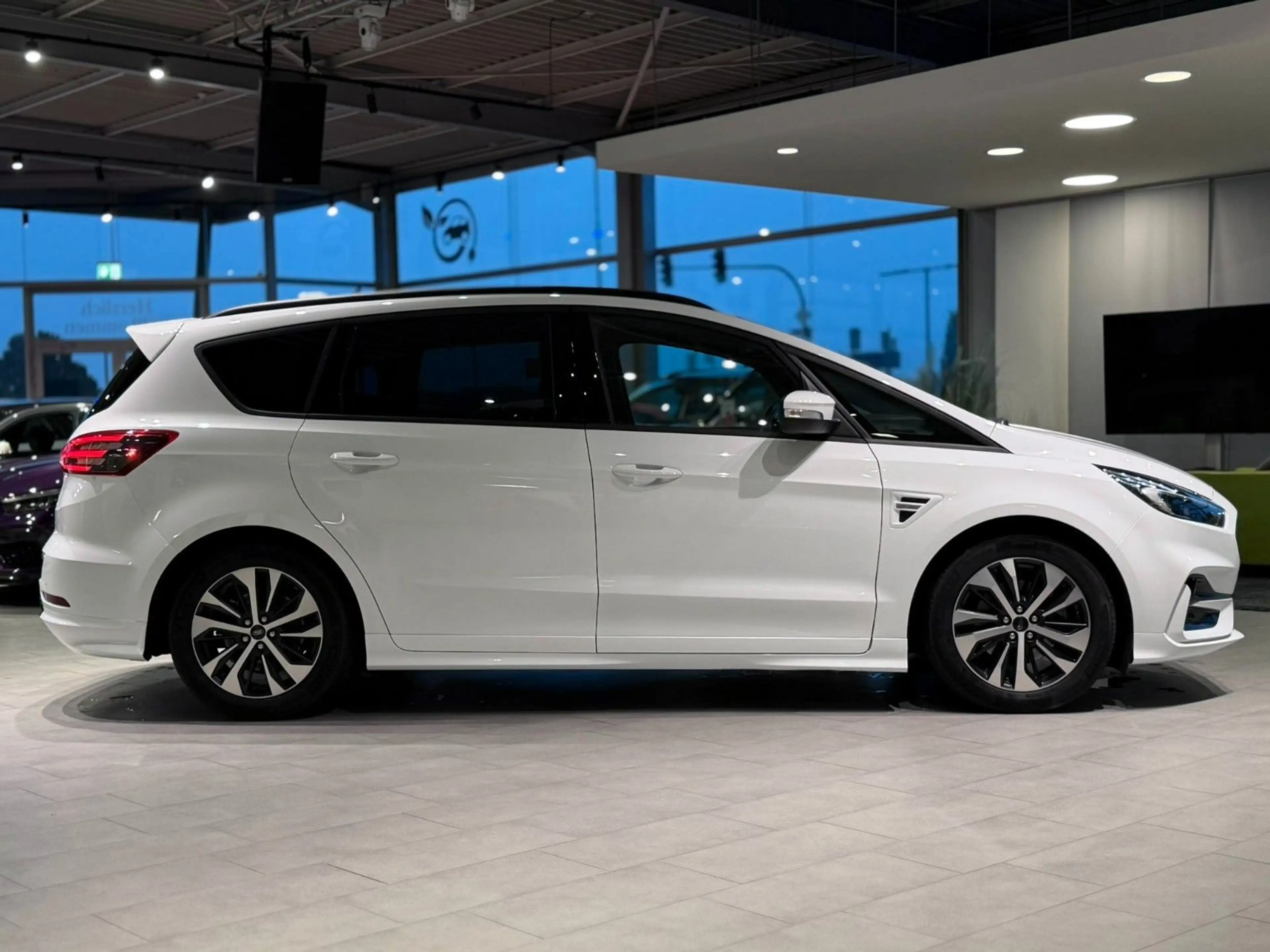 Ford S-Max Hybrid ST-Line *MEMORY*LHZ*SHZ*RFK* — photo 7
