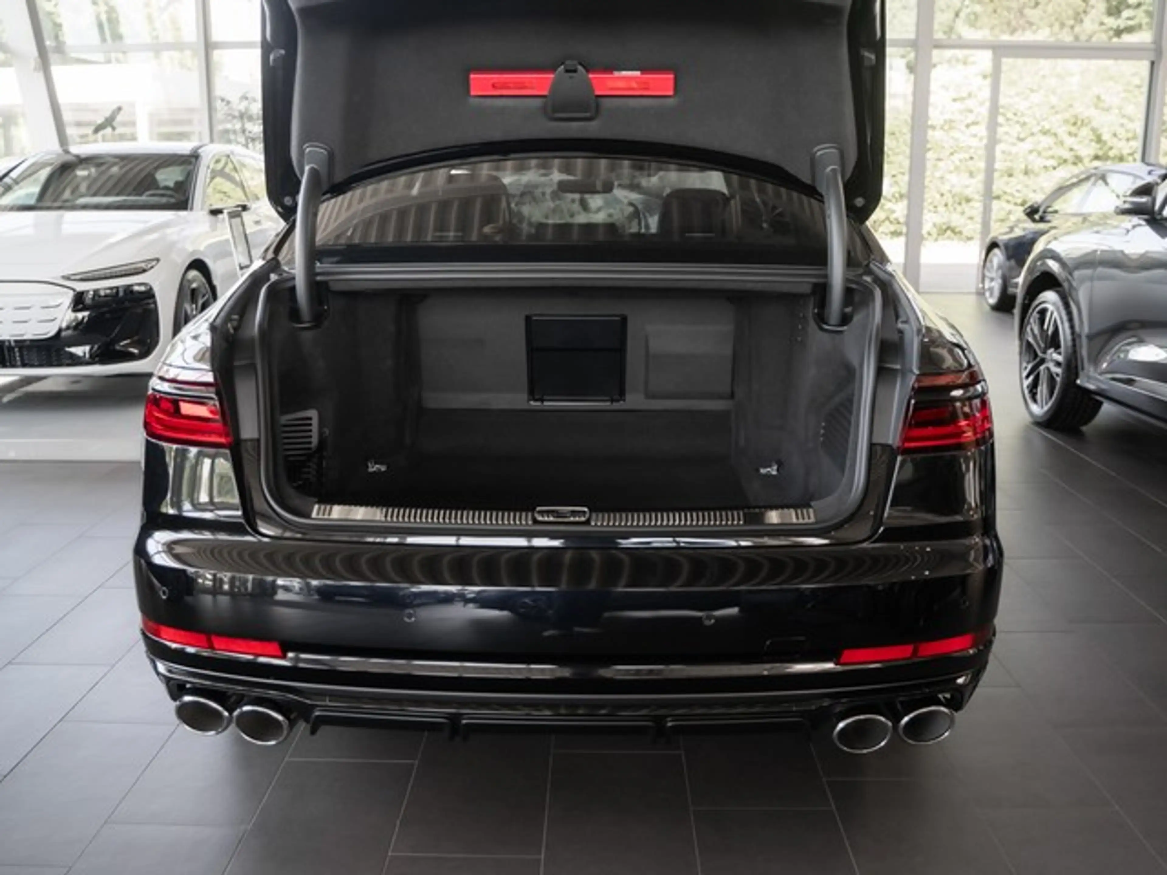 Audi S8 TFSI quattro ACC Dig.-Matrix LED Pano B&O Stand... — photo 11