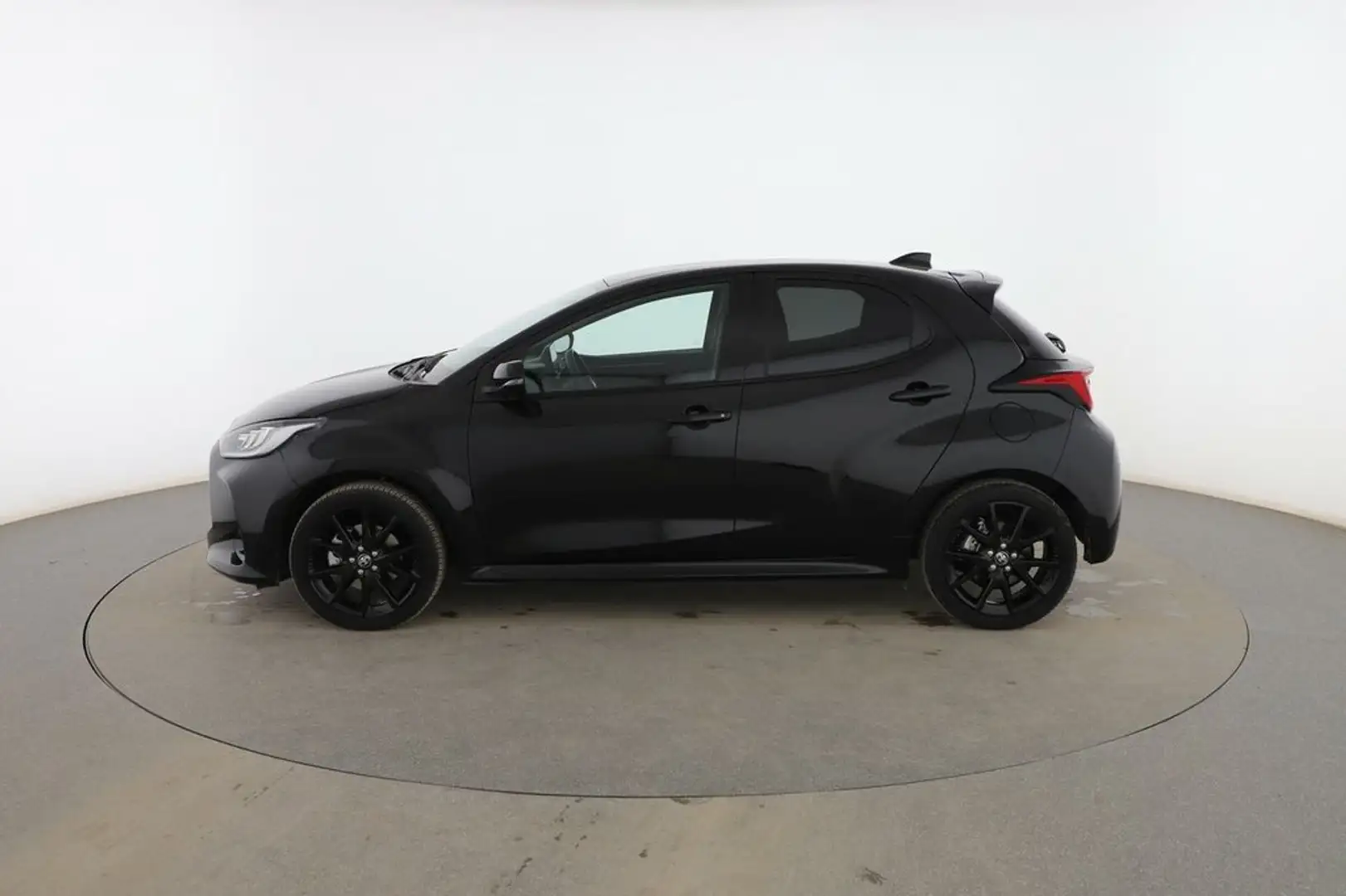 Toyota Yaris 1.5 Hybrid Style Negro - 2