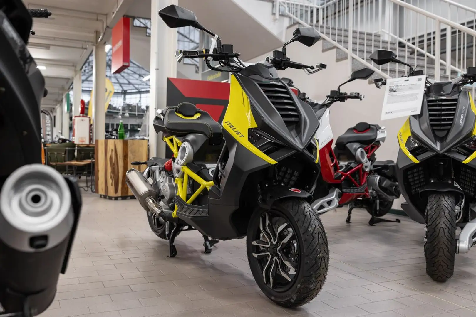 Italjet Dragster 125 ABS AKRAPOVIC, Aktionspreis Żółty - 2