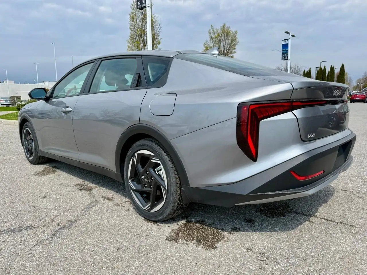 Kia K4 снимка Kia K4