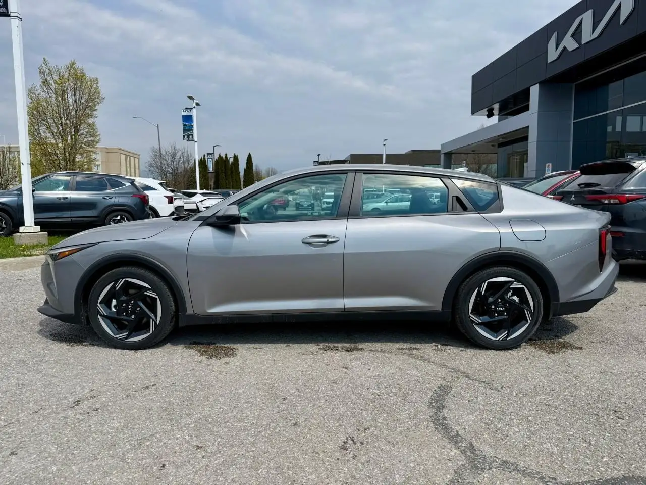 Kia K4 снимка Kia K4