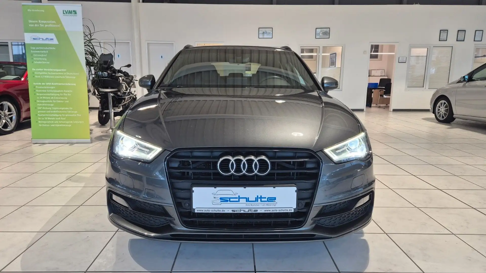 Audi A3 Sportback S line Sportpaket Grau - 2