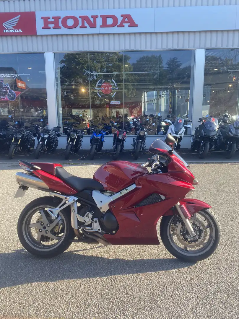 Honda VFR 800 Rouge - 1