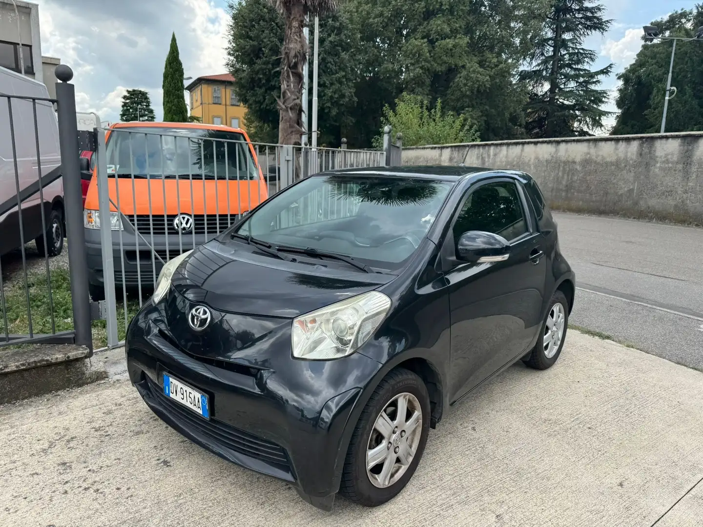 Toyota iQ 1.0 cvt (multidrive) - 1