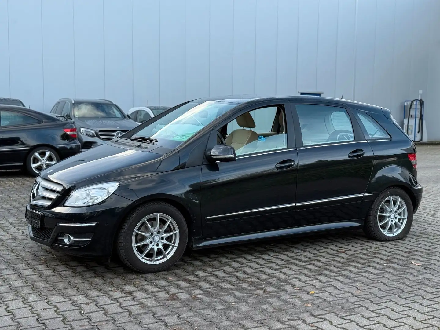 Mercedes-Benz B 180 Sport Edition Auto.*Sportpaket *Tempom.*Hu Noir - 1
