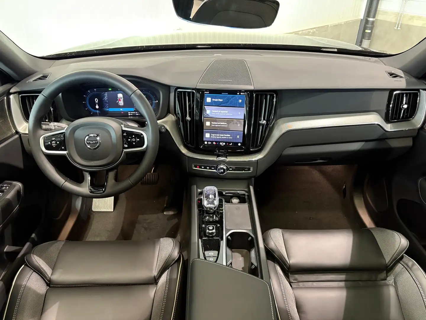 Volvo XC60 T6 Aut. LongRange Black Edition Plus Full Option 3 Zwart - 2