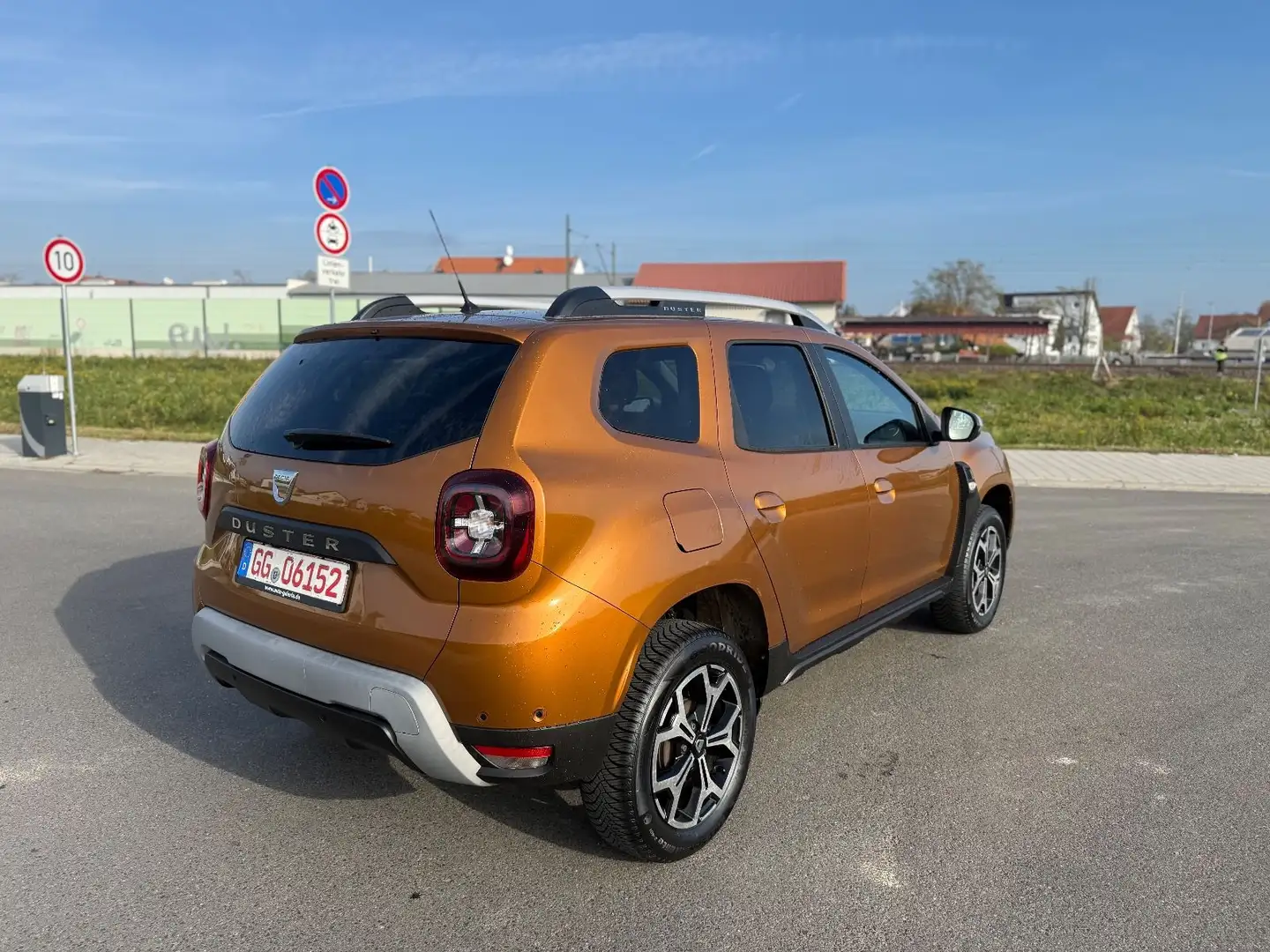 Dacia Duster II Prestige *1.HAND+REIFEN NEU+TÜV NEU* Orange - 2