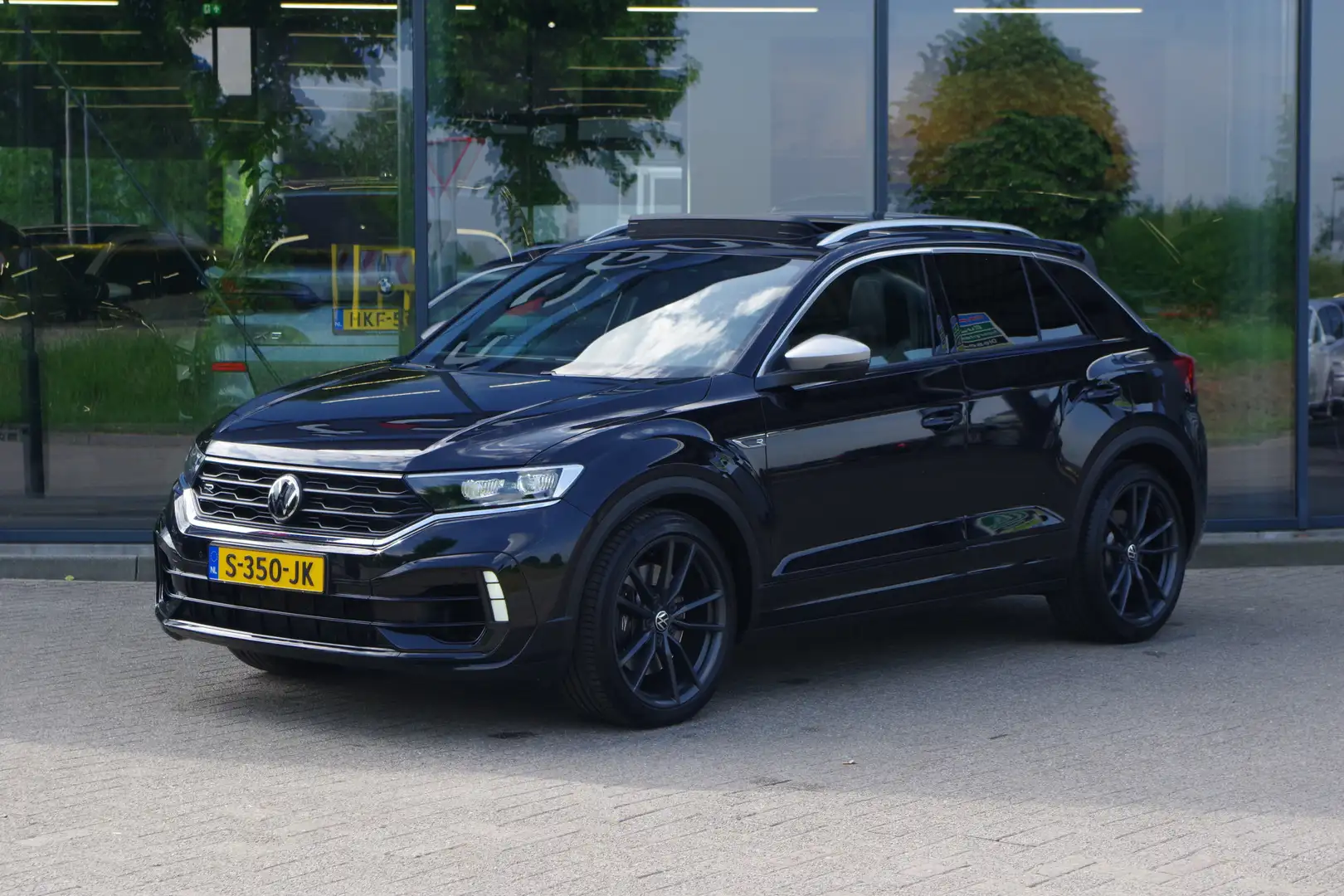 Volkswagen T-Roc 2.0 TSI 4Motion R 300 PK, Panoramadak, Akrapovic, Negro - 1