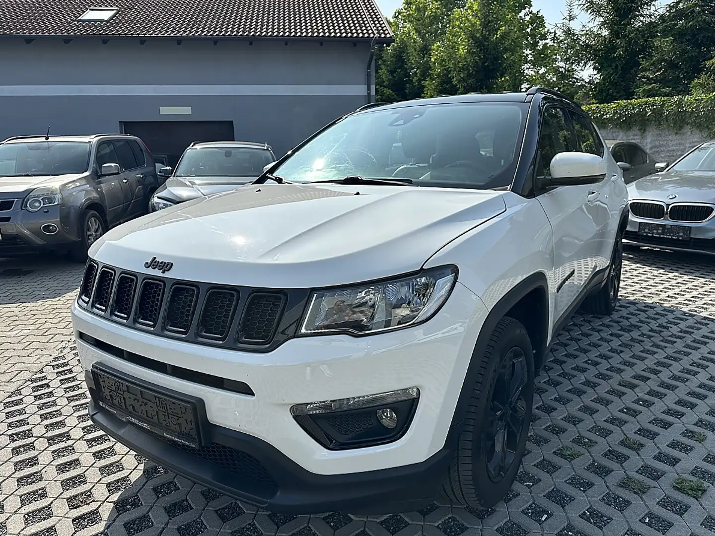 Jeep Compass 2,0 MultiJet II AWD Longitude Aut. Weiß - 1