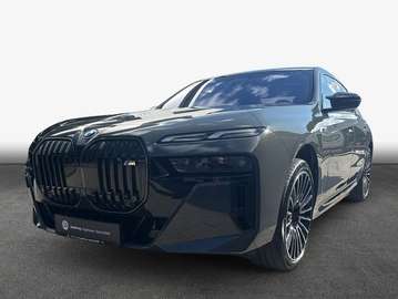 M70 xDrive , 4-türig (Strom)