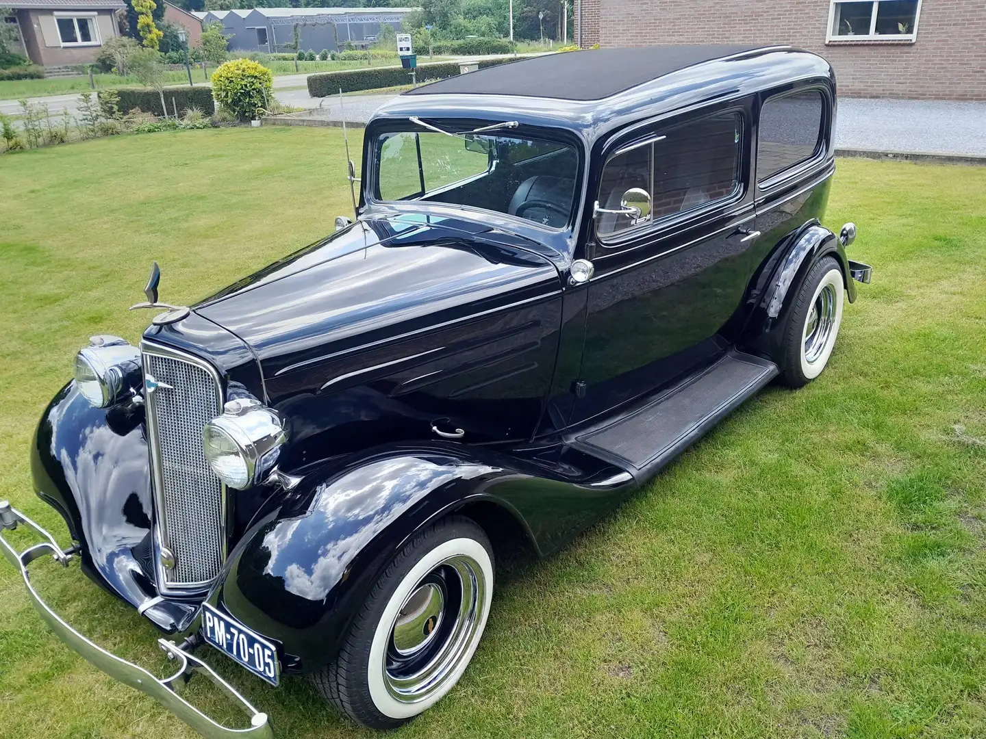 Chevrolet Sonstige 2 door sedan Schwarz - 1