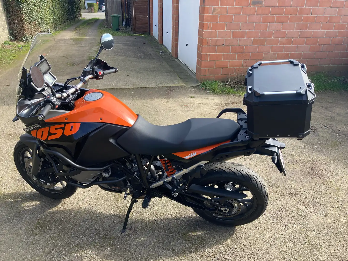 KTM 1050 Adventure crna - 2