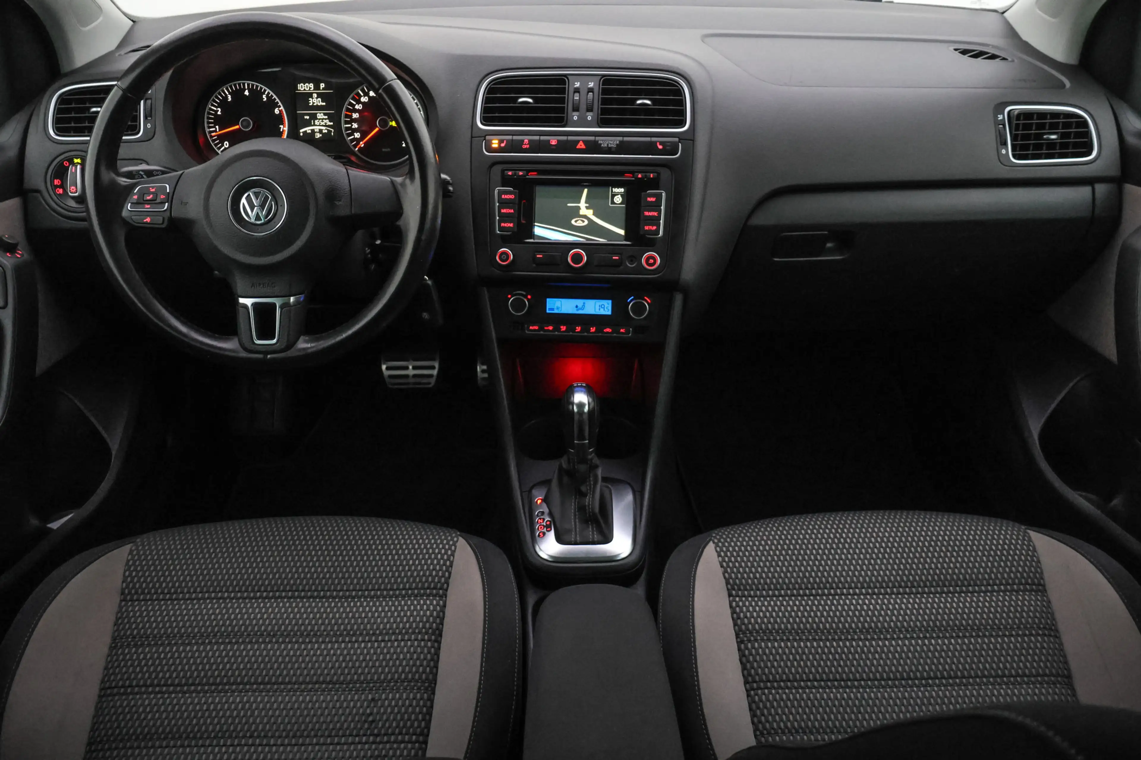 Volkswagen Polo Cross 1.4-16V Dsg XENON | STOELVERW | NAVI | CLIMA | CRU — photo 17