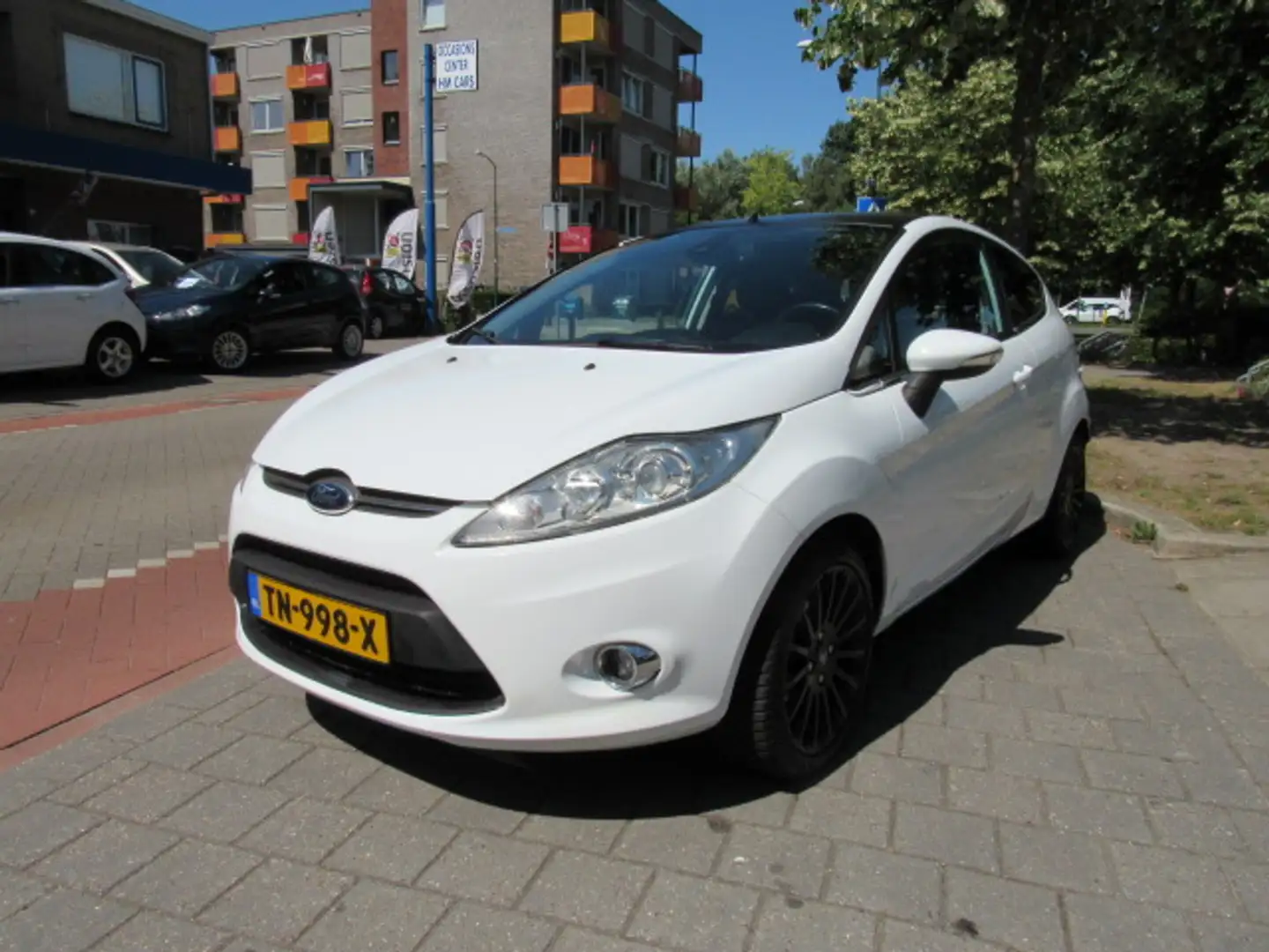 Ford Fiesta 1.25 82pk Titanium Wit - 1