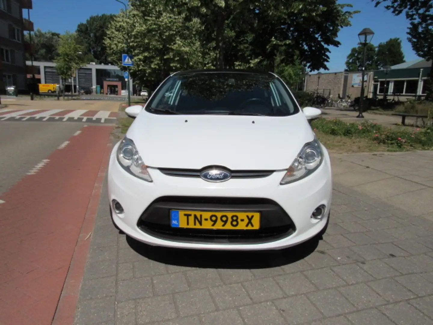 Ford Fiesta 1.25 82pk Titanium Wit - 2