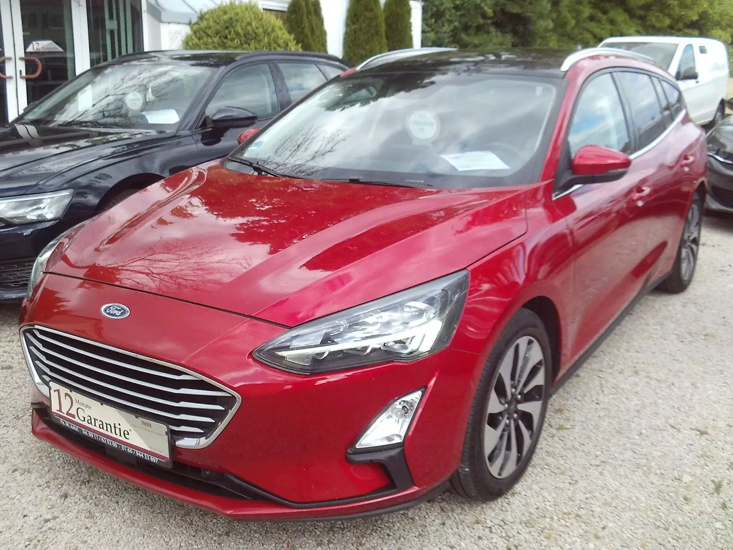Ford Focus Turnier Cool & Connect PANORAMA,AHK,PDC,AL Rojo - 1