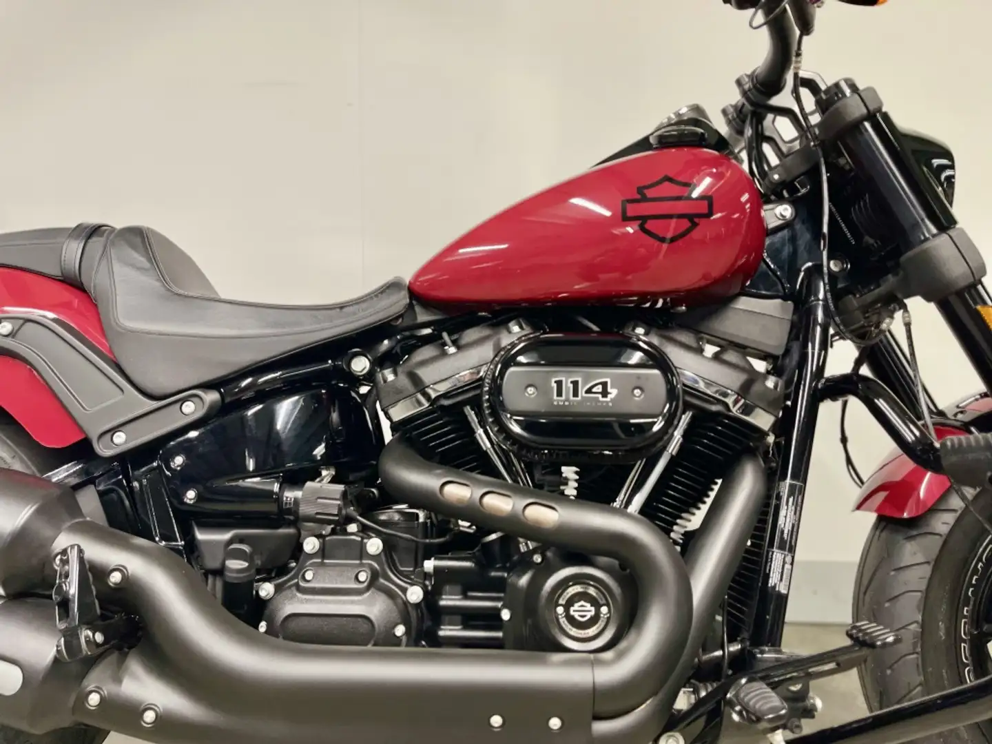 Harley-Davidson Fat Bob SOFTAIL FXFBS Červená - 2