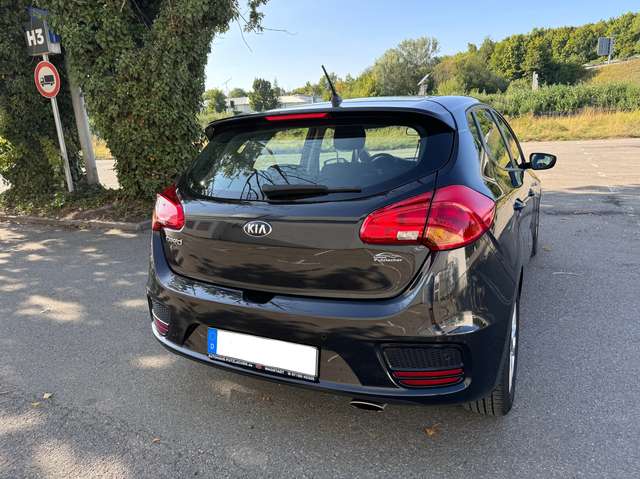 Imagine Kia Ceed / cee'd Ceed 1.4 CVVT Edition 7