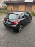 Peugeot 208 1.6 e-HDi 92ch FAP BVM5 Allure