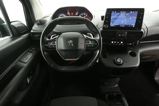 Peugeot Partner view 2