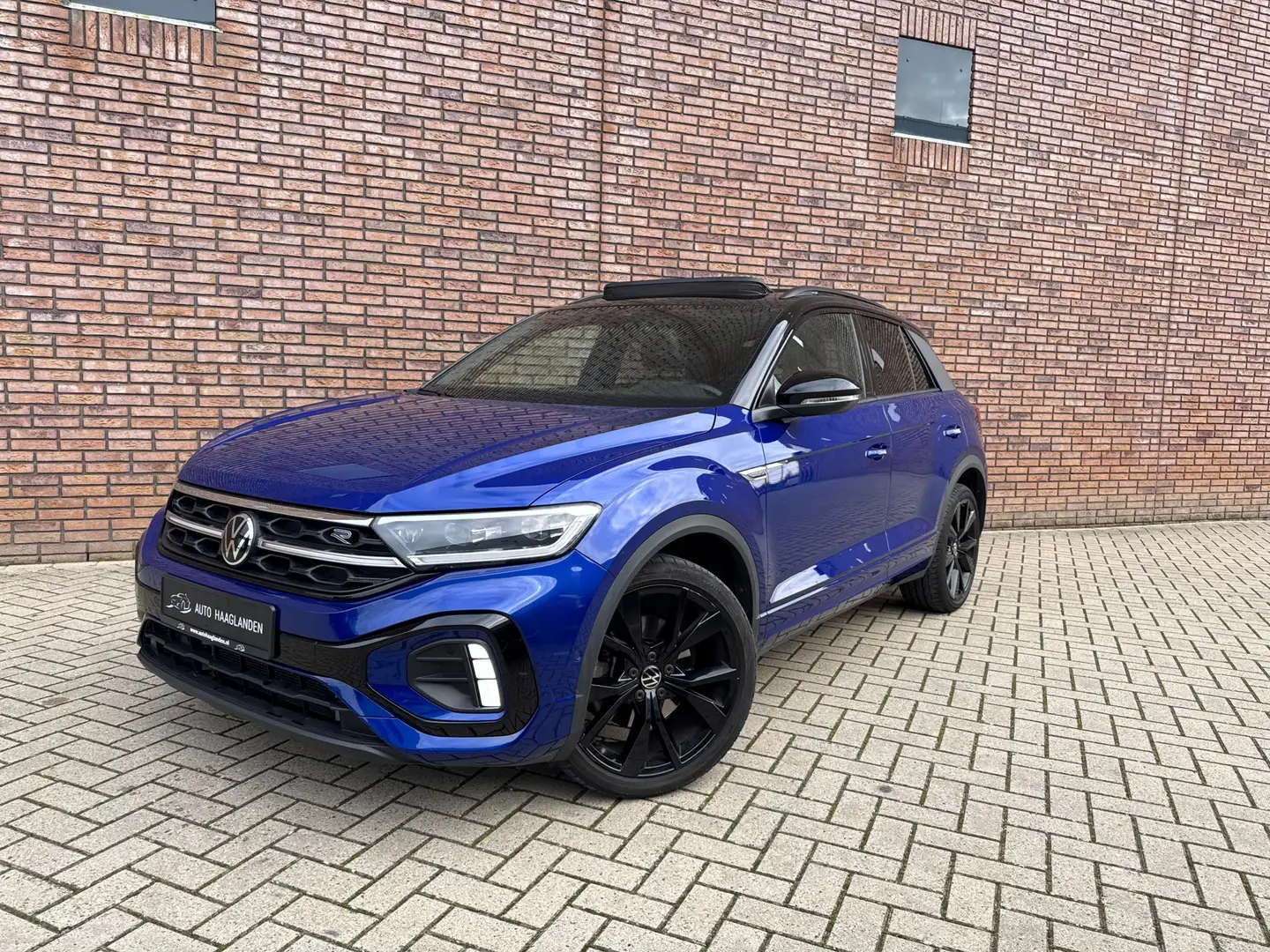Volkswagen T-Roc 1.5 TSI R-Line Business Blauw - 1