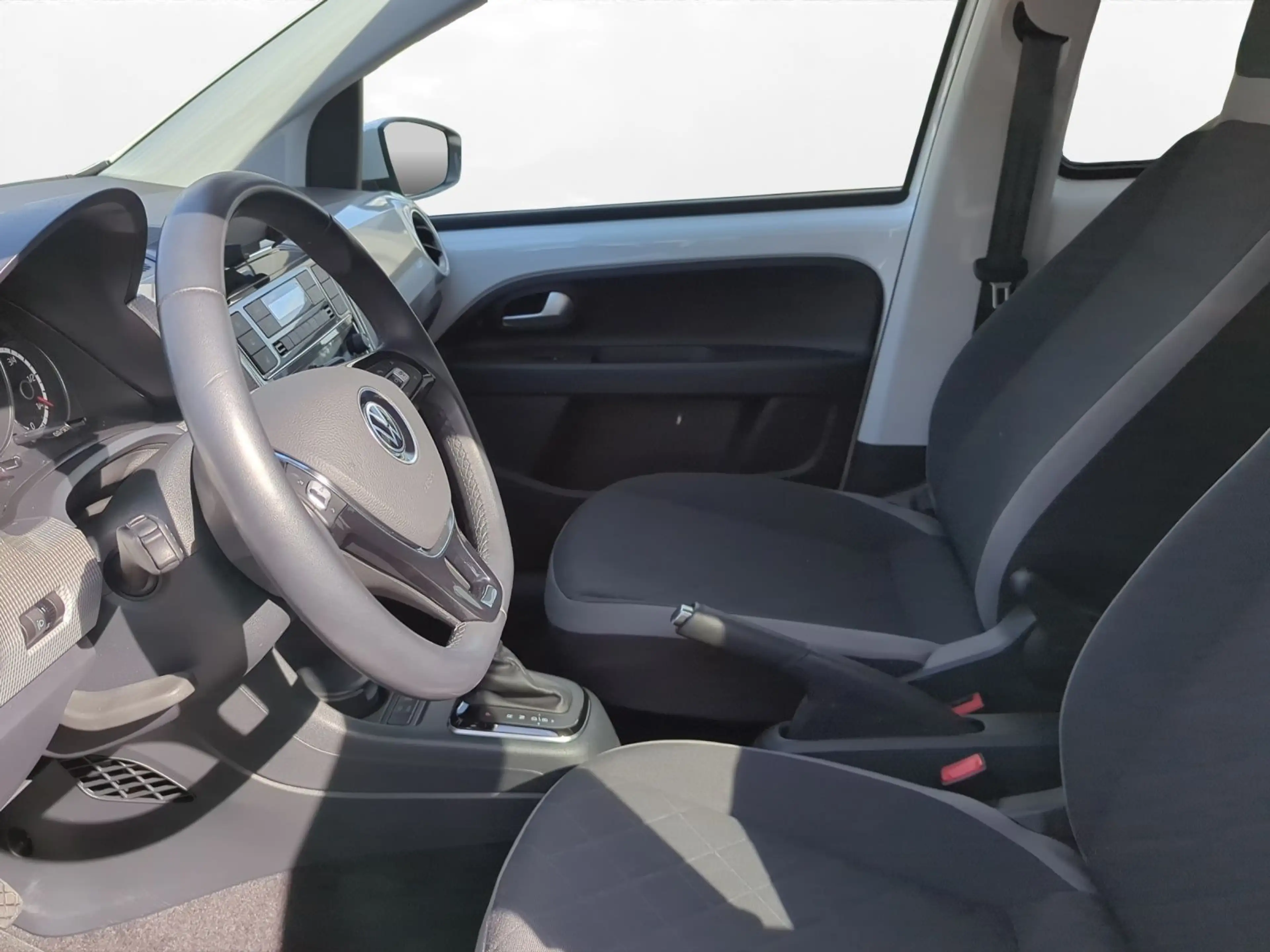 Volkswagen e-up! move up! Kamera SiHz Klima — photo 7