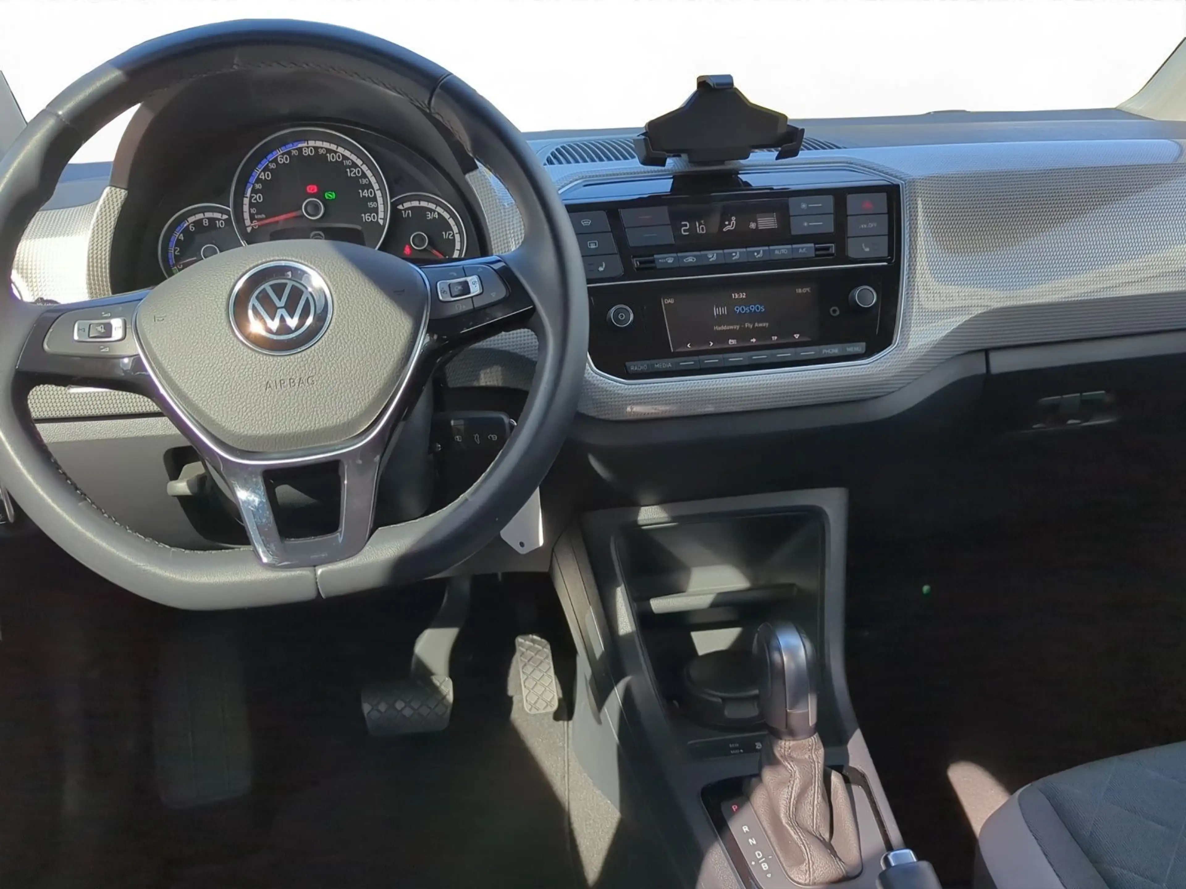 Volkswagen e-up! move up! Kamera SiHz Klima — photo 9