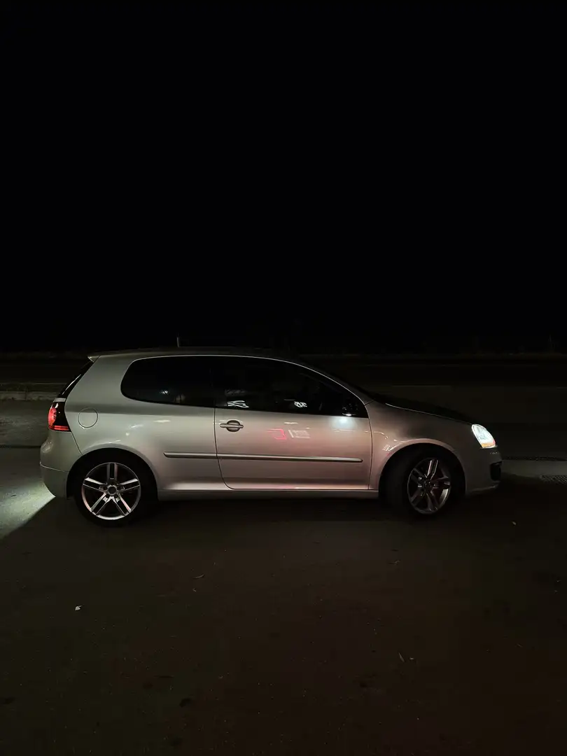 Volkswagen Golf GTD Srebrny - 2