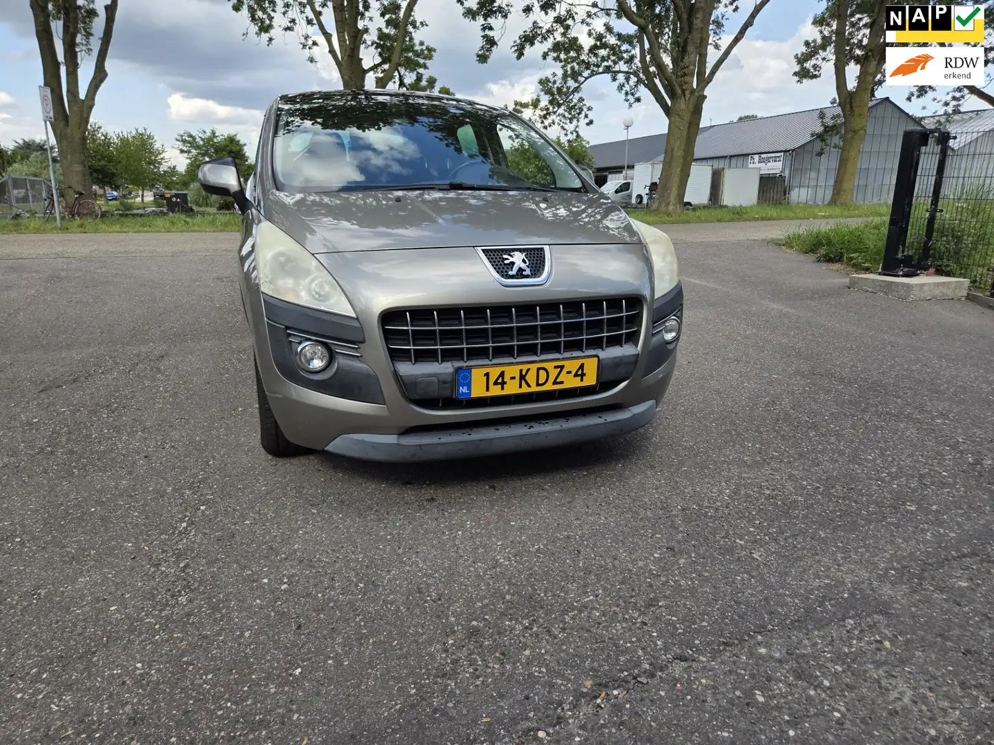 Peugeot 3008 1.6 VTi Première- GOED ONDERHOUDEN - PARKEER SENSO Grijs - 1