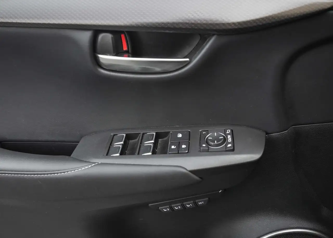Lexus NX photo Lexus NX