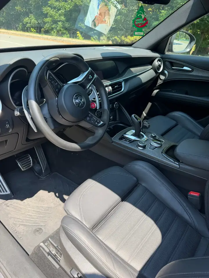Alfa Romeo Stelvio 2025