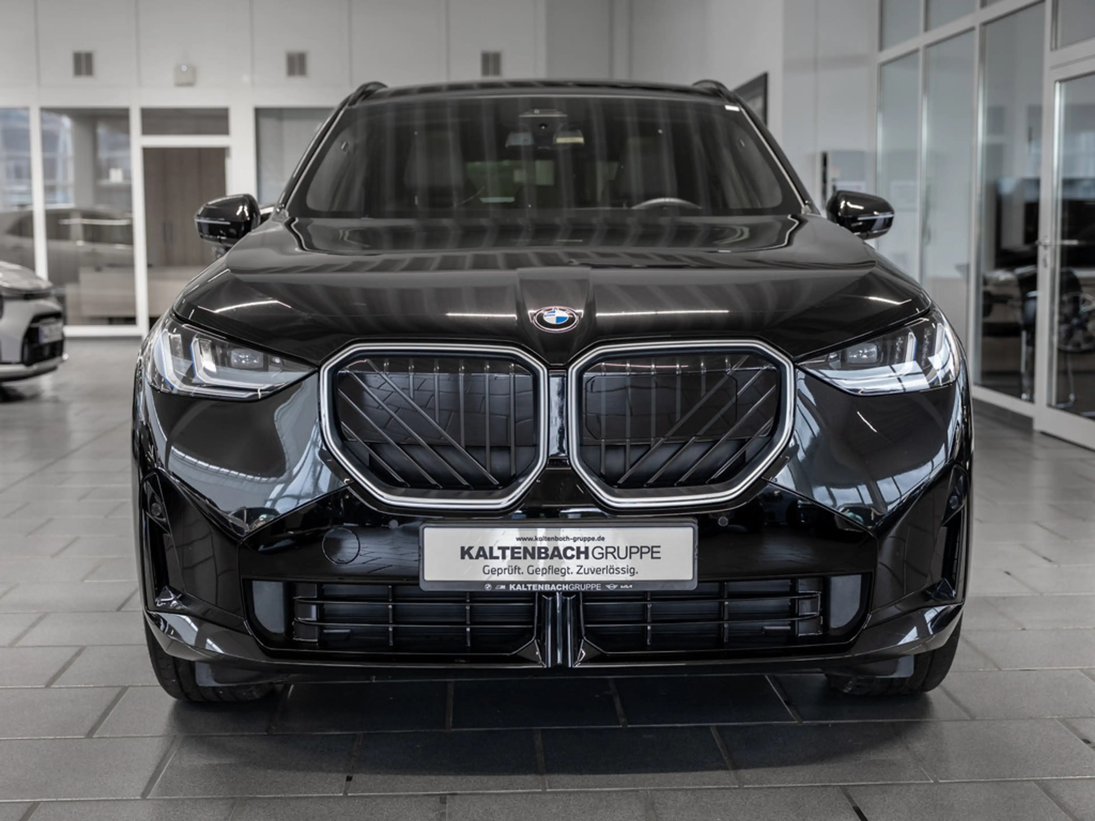 BMW X3 xDrive 20d M-Sport PANO AHK LED NAVI H/K — photo 3