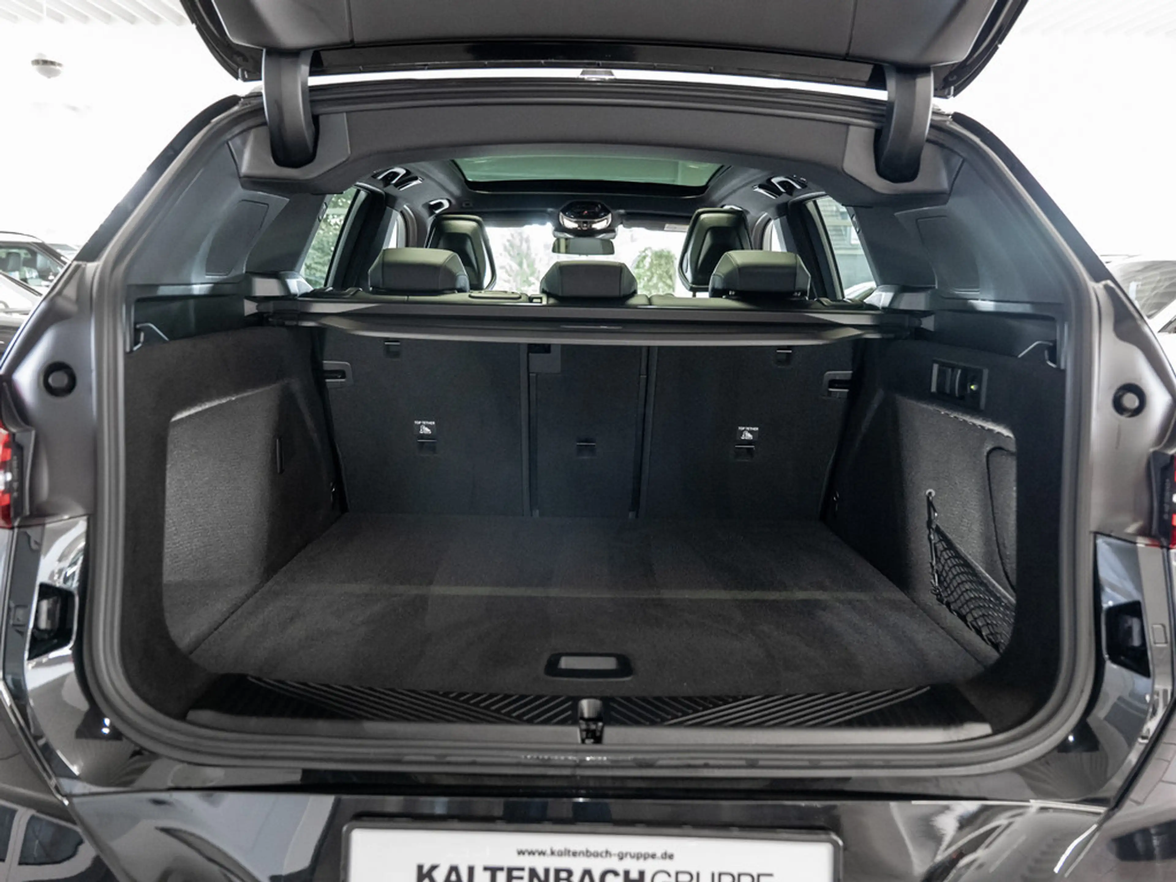 BMW X3 xDrive 20d M-Sport PANO AHK LED NAVI H/K — photo 12