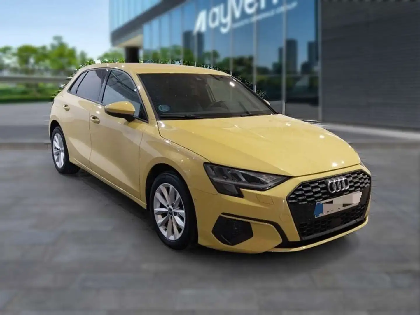 Audi A3 Sportback 30 TFSI S tronic Amarillo - 2