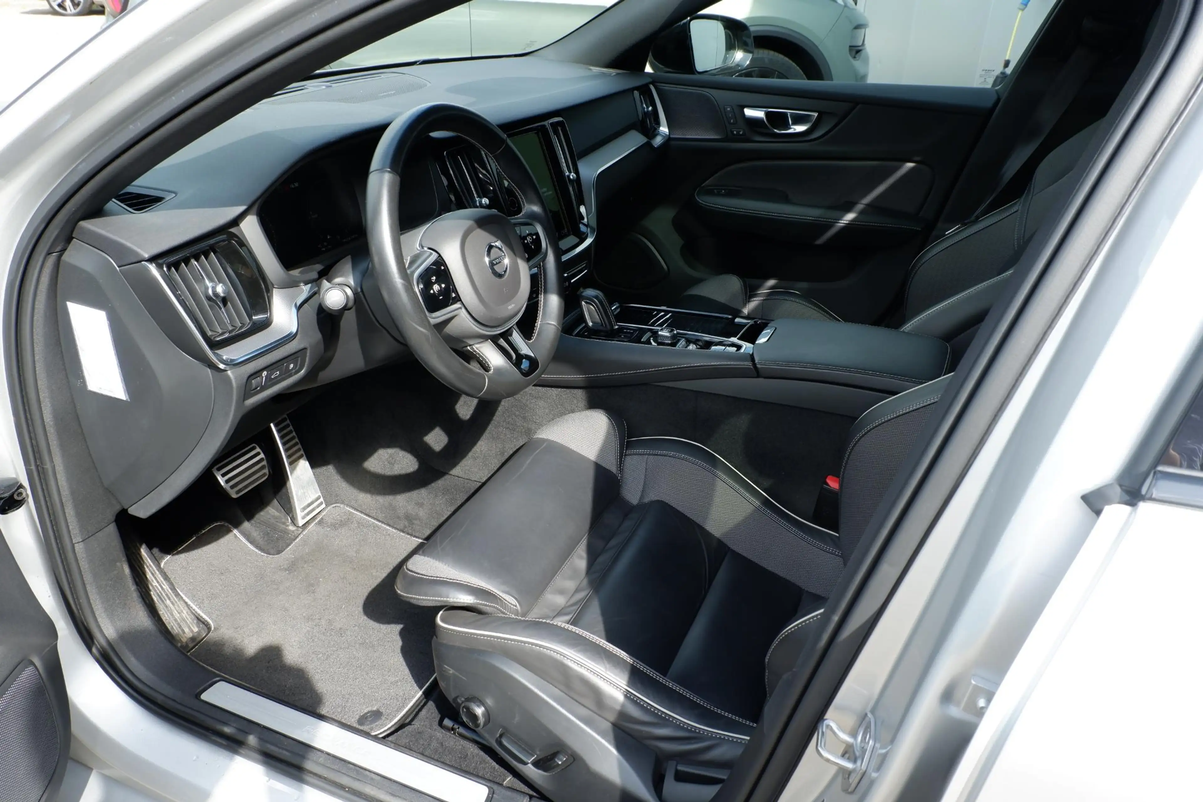 Volvo V60 T6 Recharge AWD R-Design | Elektrisch verstelbare — photo 3