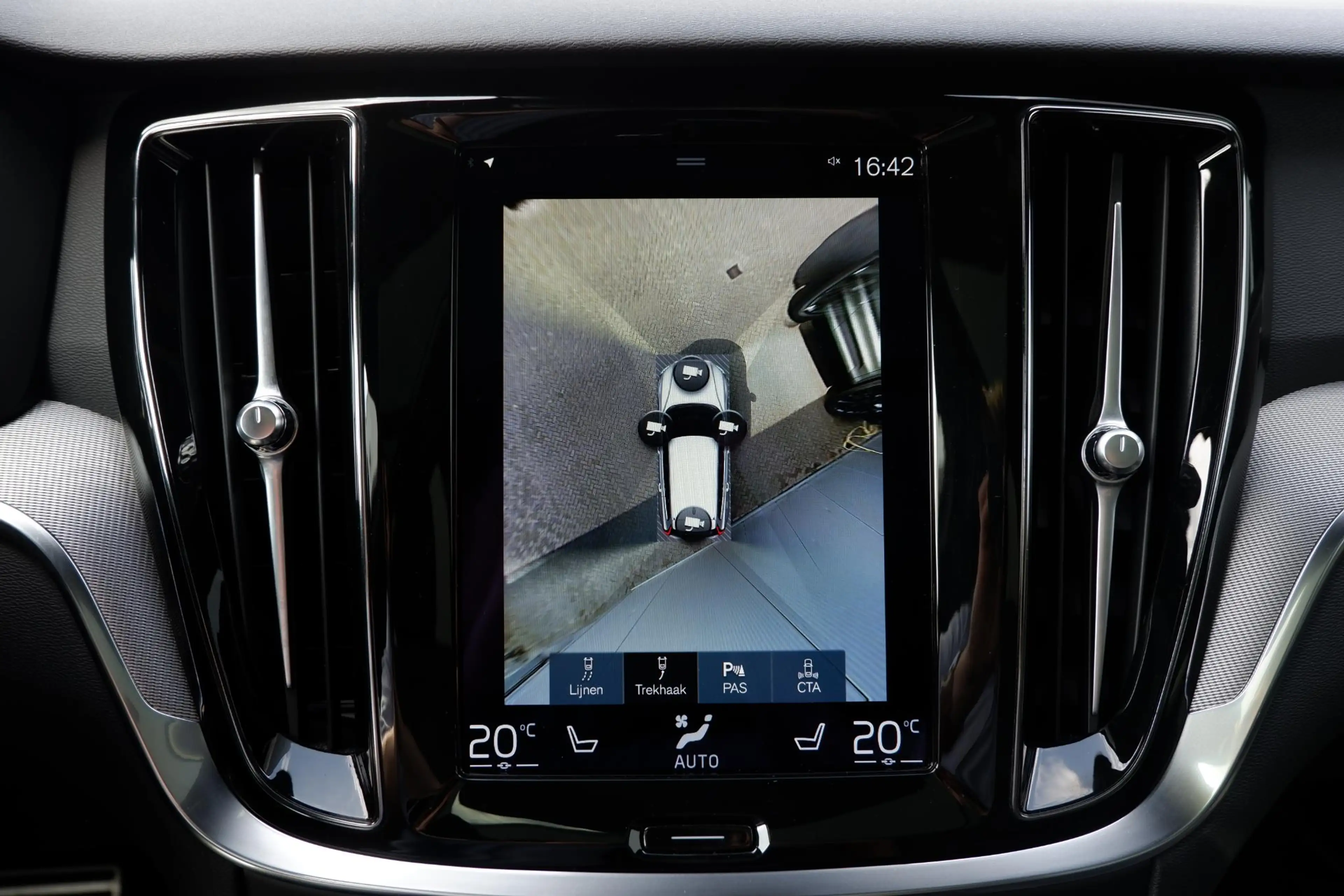 Volvo V60 T6 Recharge AWD R-Design | Elektrisch verstelbare — photo 13