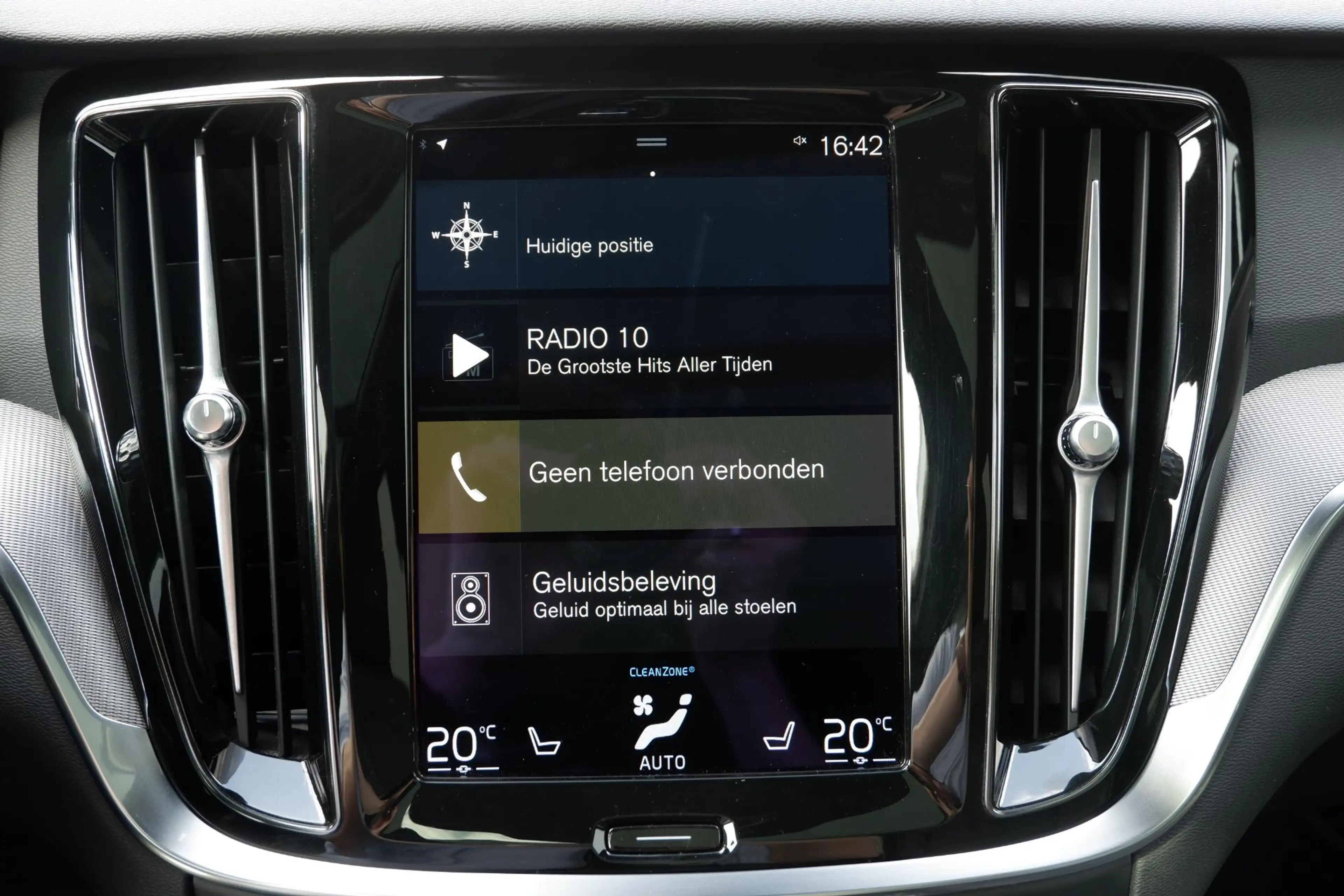 Volvo V60 T6 Recharge AWD R-Design | Elektrisch verstelbare — photo 12