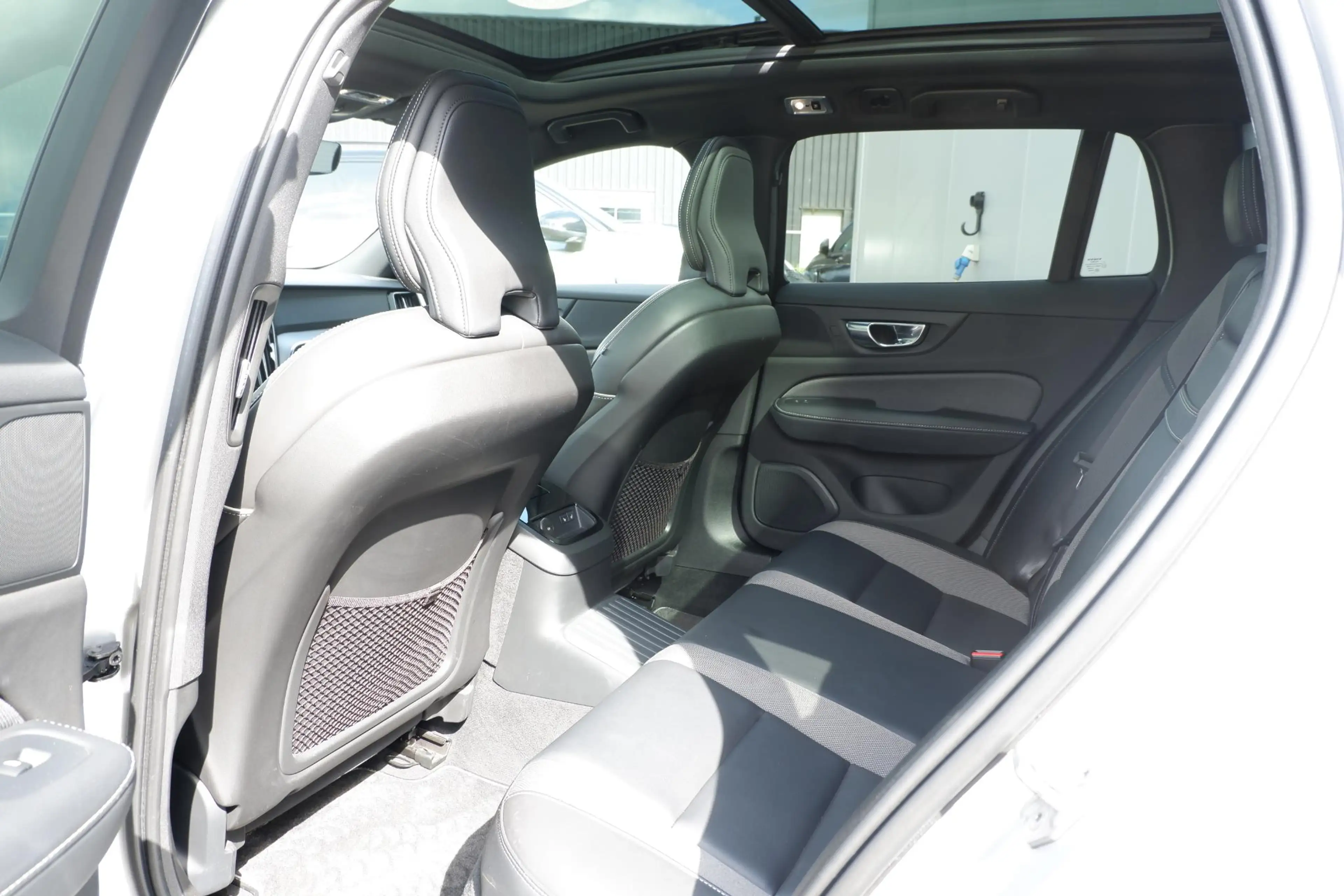 Volvo V60 T6 Recharge AWD R-Design | Elektrisch verstelbare — photo 6