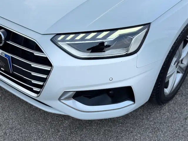Audi A4 view 6