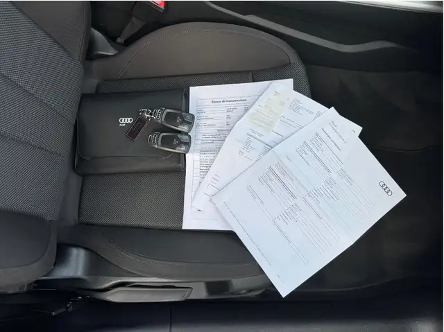 Audi A4 view 14