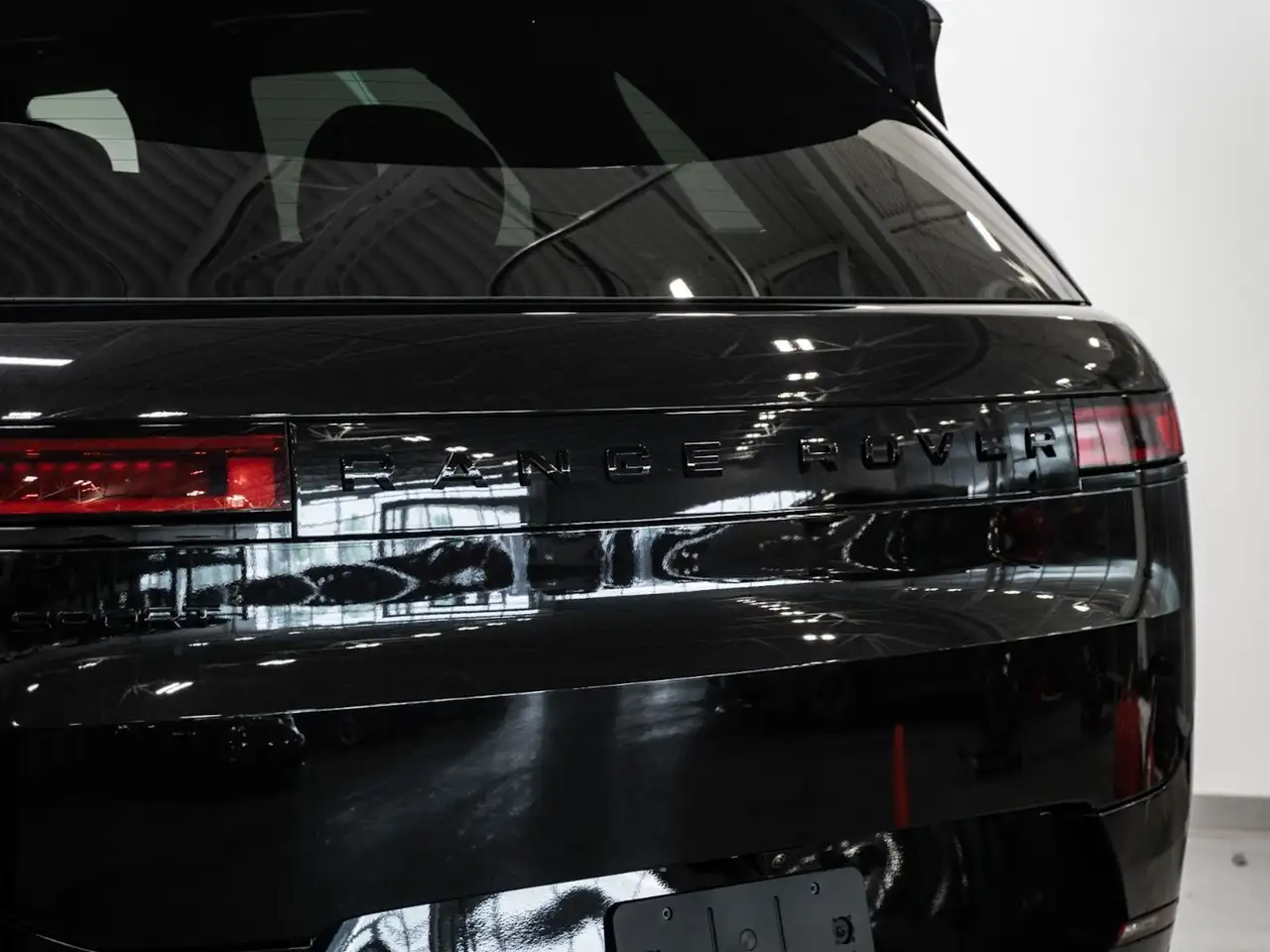 Land Rover Range Rover Sport photo Land Rover Range Rover Sport